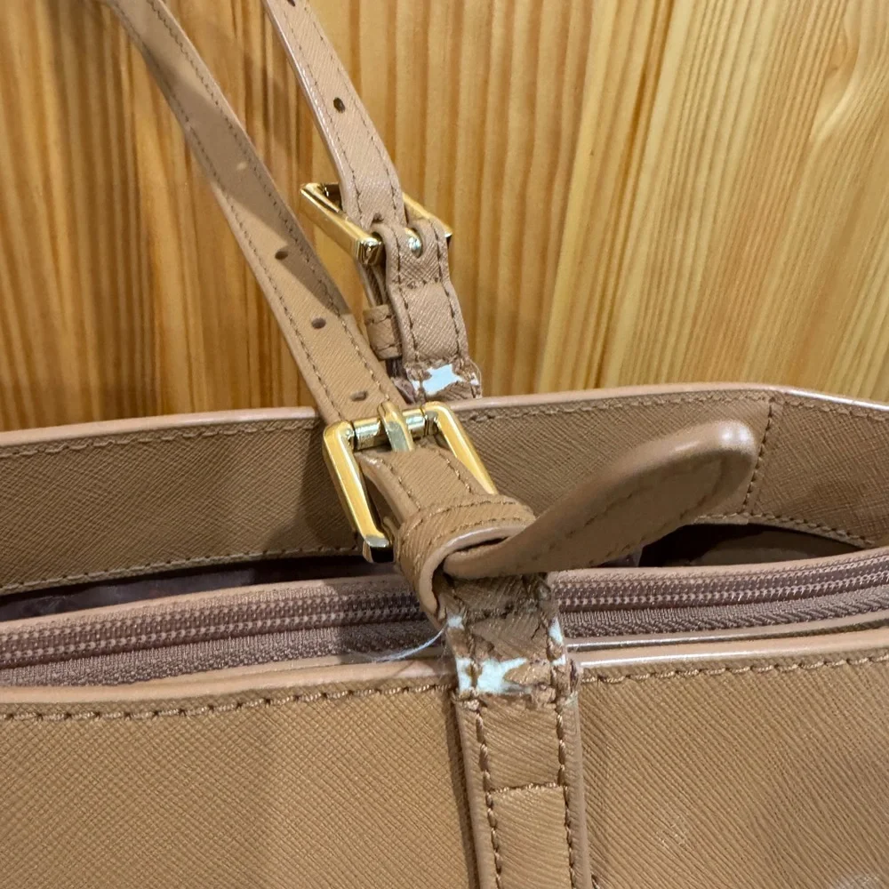Tory Burch Caramel Leather Tote with Gold Logo - Picture 14 of 14